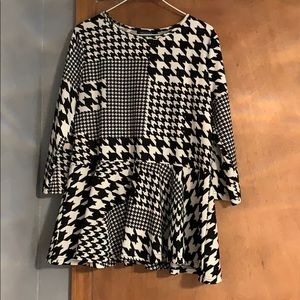 Nuggles houndstooth top